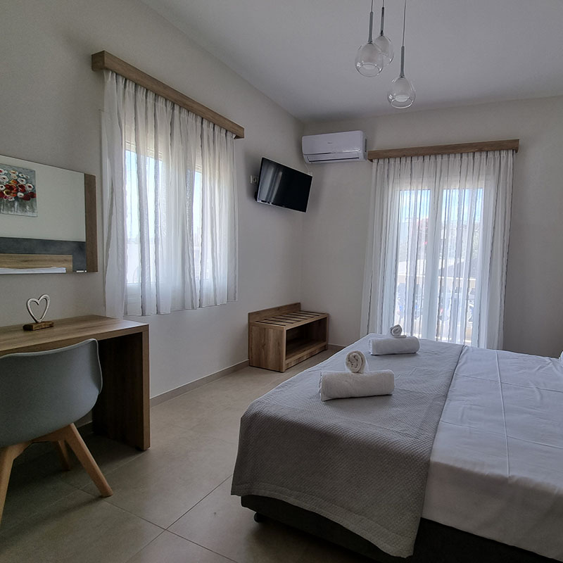 Chrysanthe’s Apartments Poros