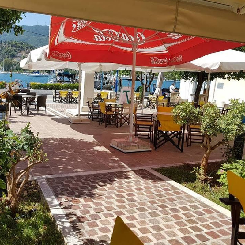 Plateia Cafe Poros