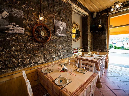 Mouragio Tavern