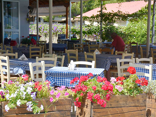 Petros Taverna