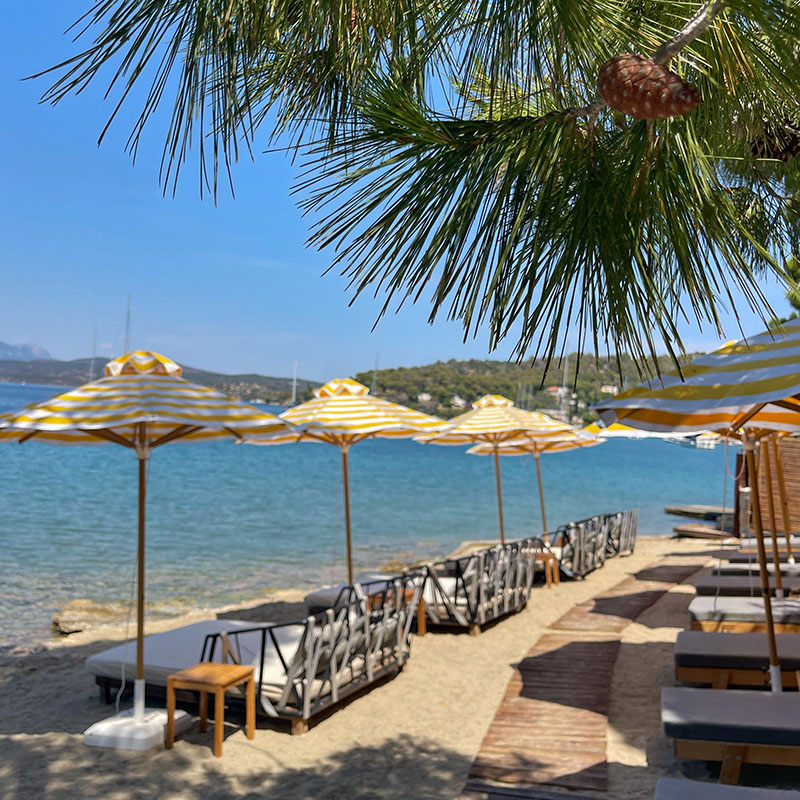 Seen Beach Bar Poros